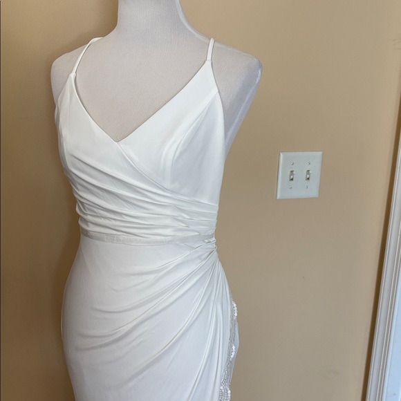 DB Studio Classic White Dress - Picture 1 of 8